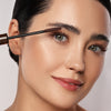 Braune, verdichtende und verlängernde Wimperntusche