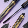 Mascara mit einer dünnen Bürste