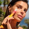 Aufhellendes und kühlendes Roll-on-Augenserum